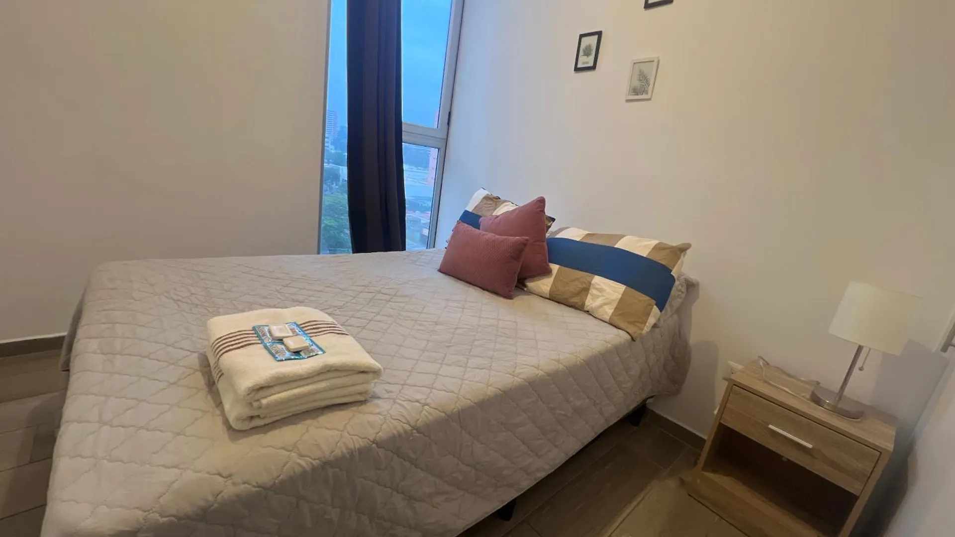 Apartment Apartamento Monaco En Zona 13 A La Par Del Aeropuerto 2 Habitaciones! Guatemala